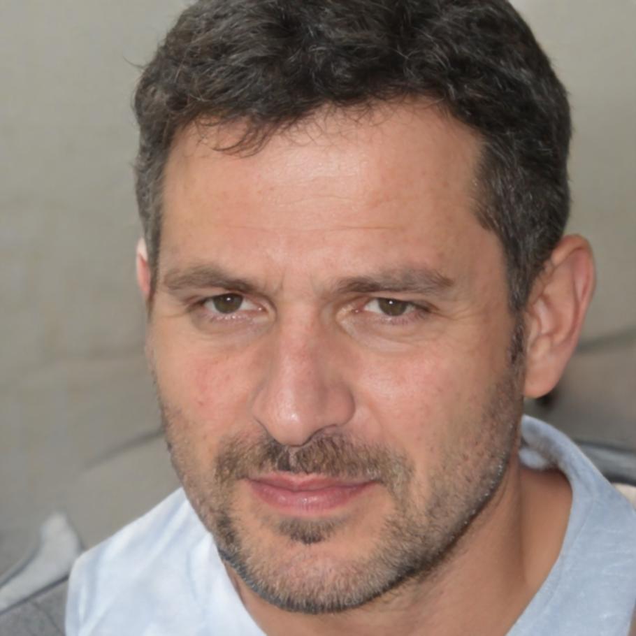 Michael Hoffmann, Senior Finanzanalyst